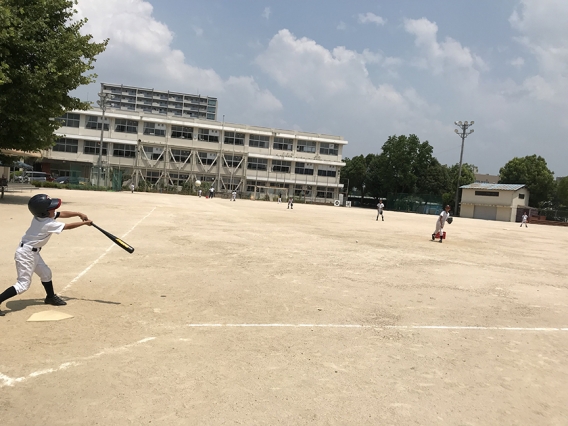 天満小学校グラウンドでの通常練習(軟式少年野球)