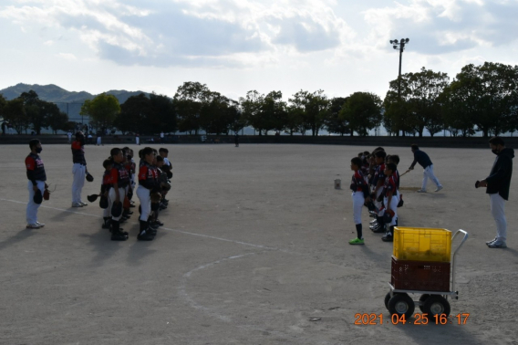 ドリームズベースボールクラブさんＡＢと練習試合を行いました（4/25）